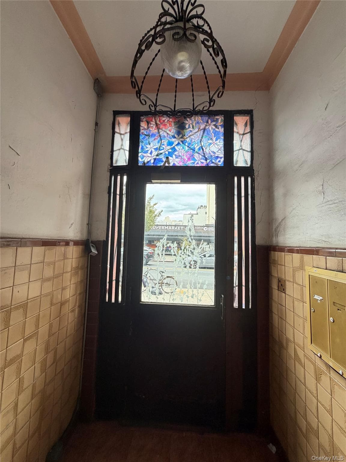 325 Graham Avenue thumbnail 7