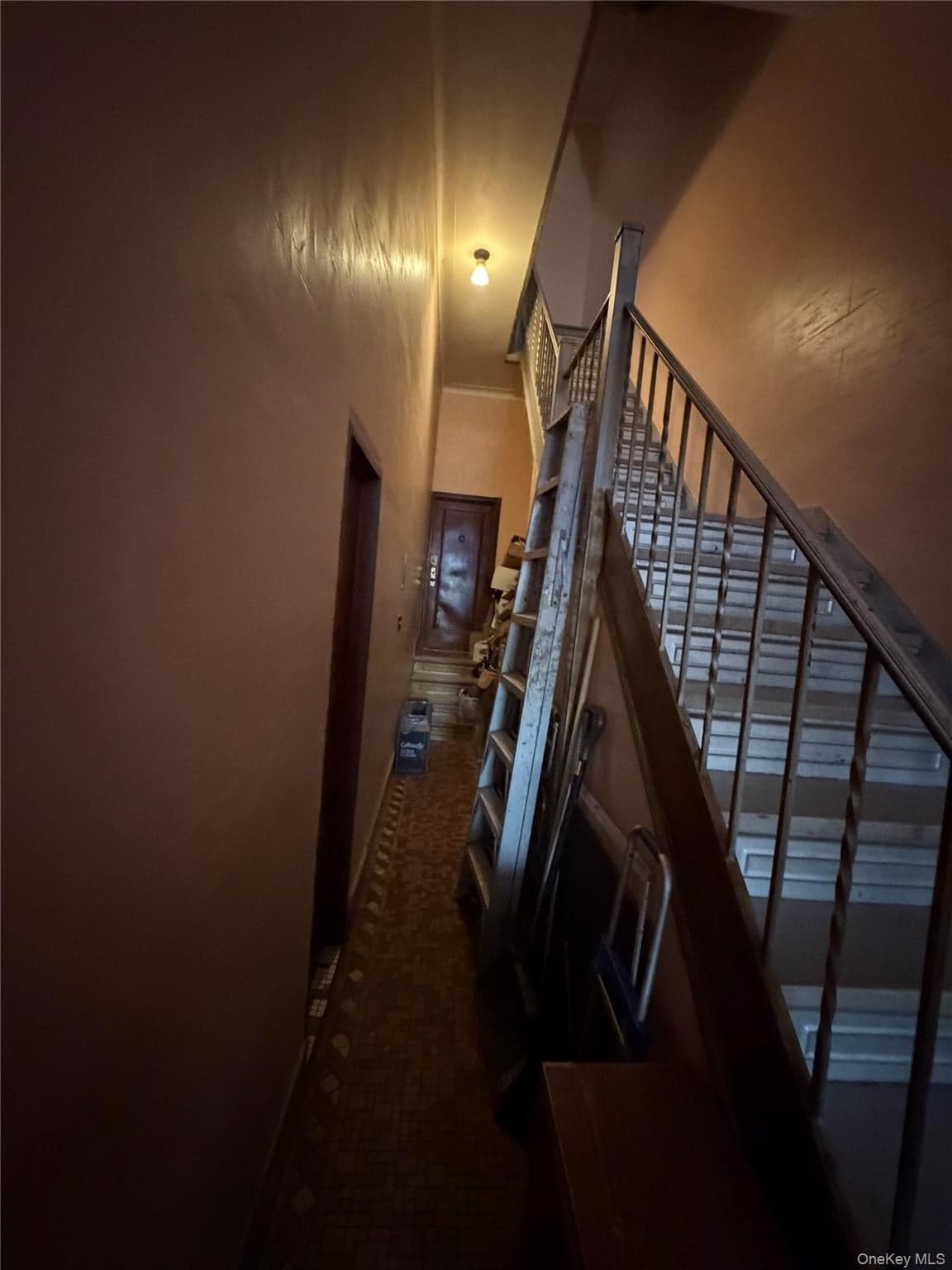 325 Graham Avenue thumbnail 4