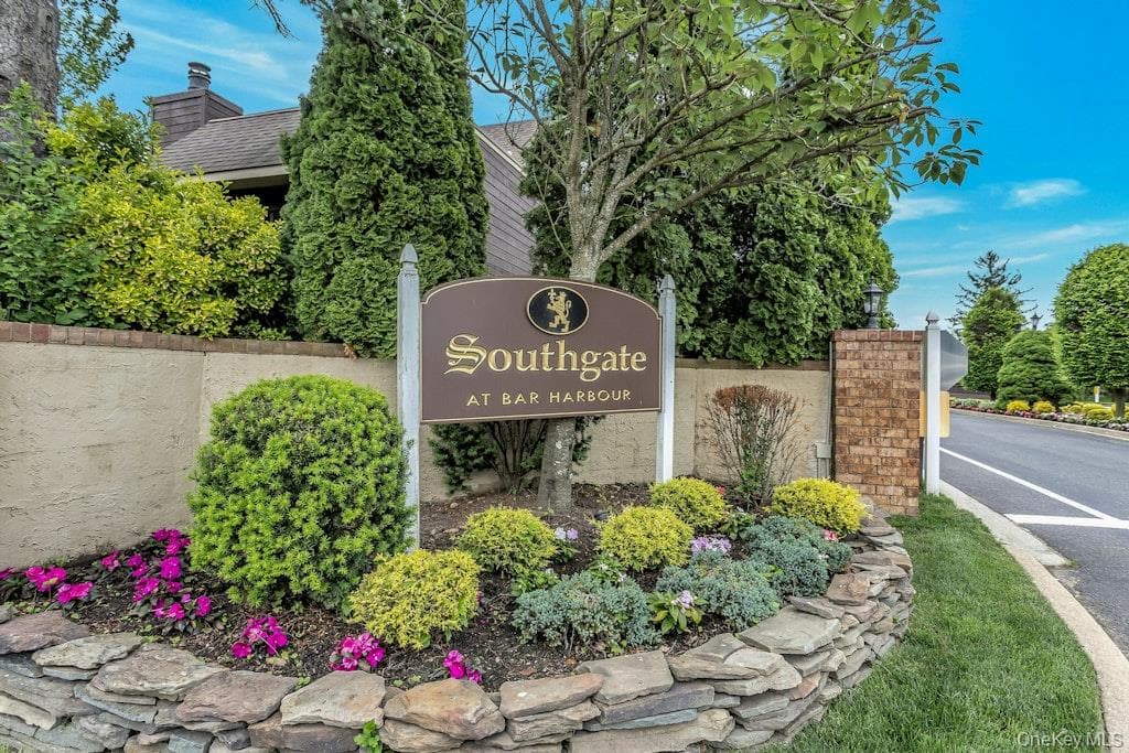 148 Southgate Circle thumbnail 2