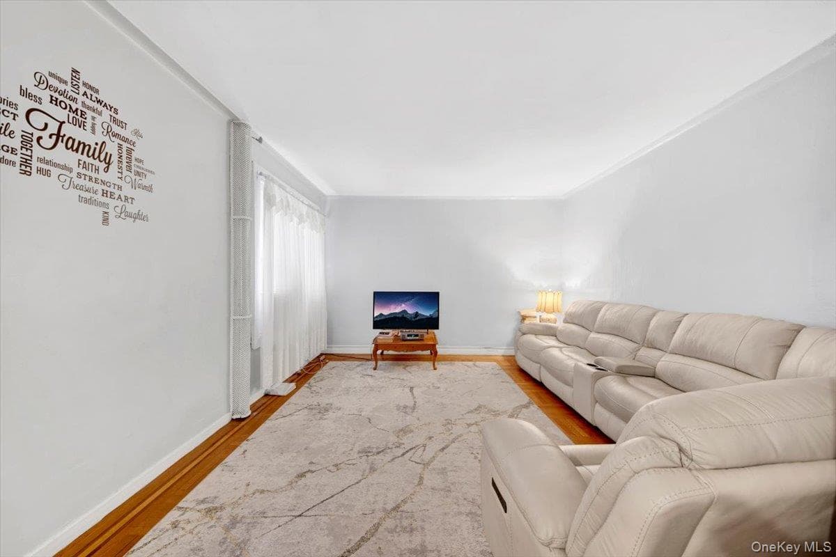 2925 Matthews Avenue Unit: 5H thumbnail 4
