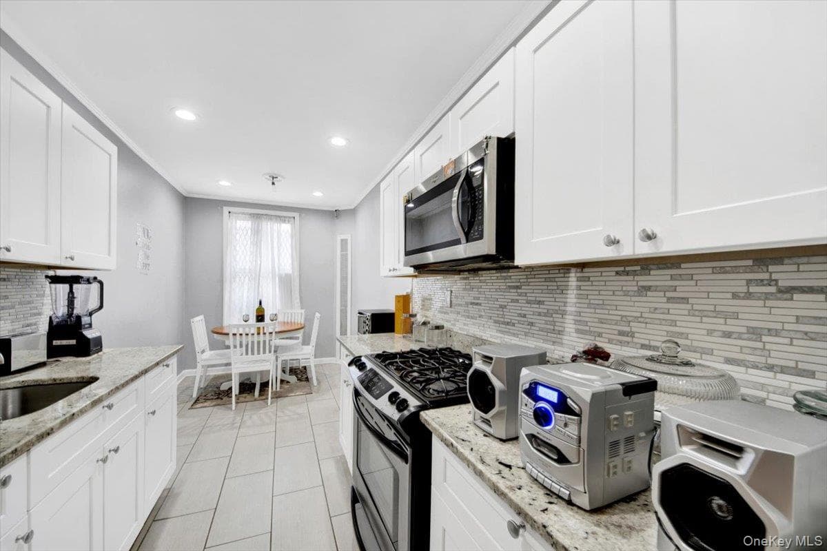 2925 Matthews Avenue Unit: 5H thumbnail 14