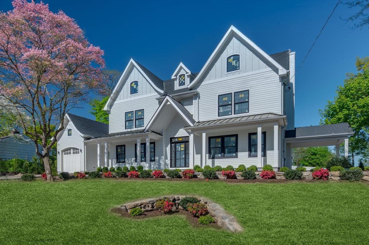 12 Fairway Avenue photo 1