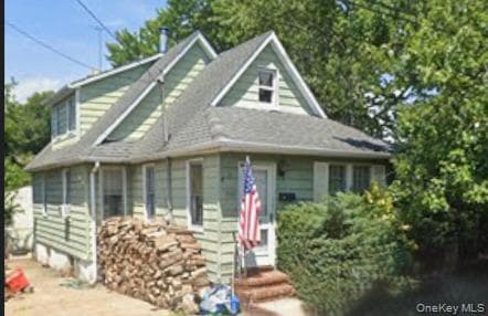 1366 East Street, Elmont
