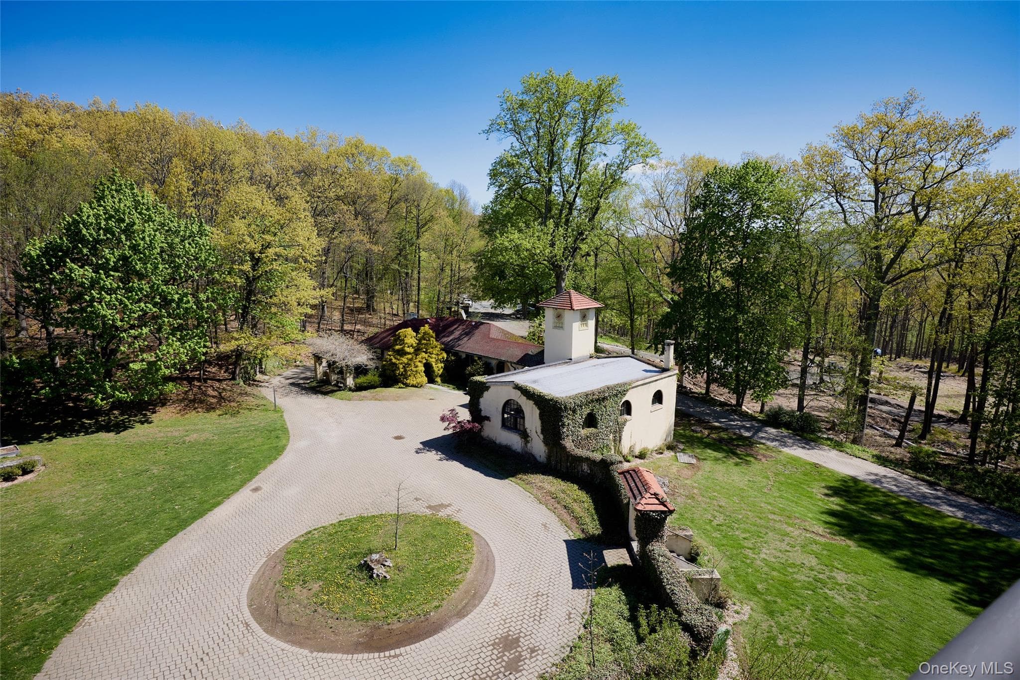14 Castleton Drive thumbnail 3