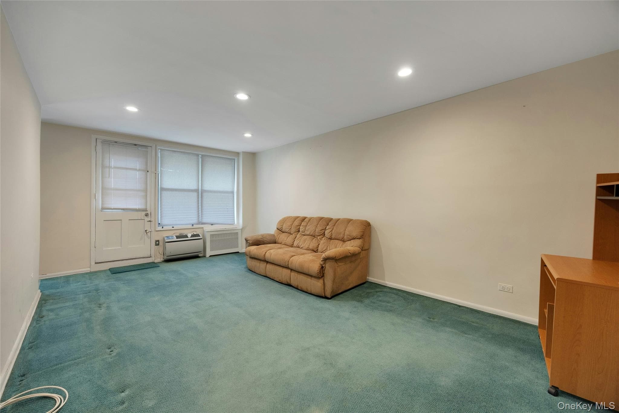 34-43 60th Street Unit: 2F thumbnail 4
