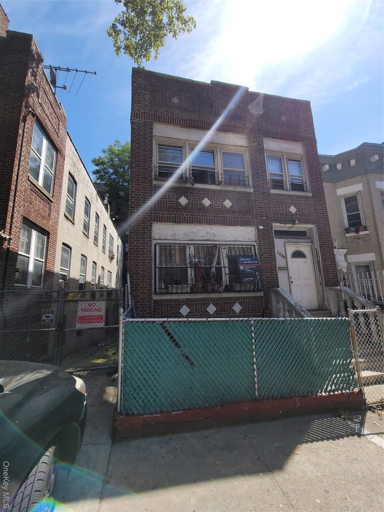 1748 Eastburn Avenue thumbnail 2
