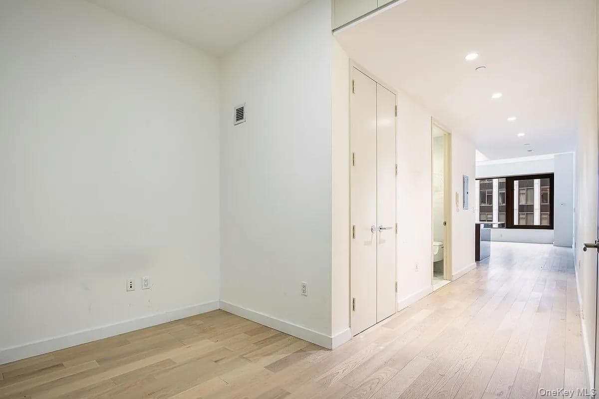 75 Wall Street Unit: 24D thumbnail 5