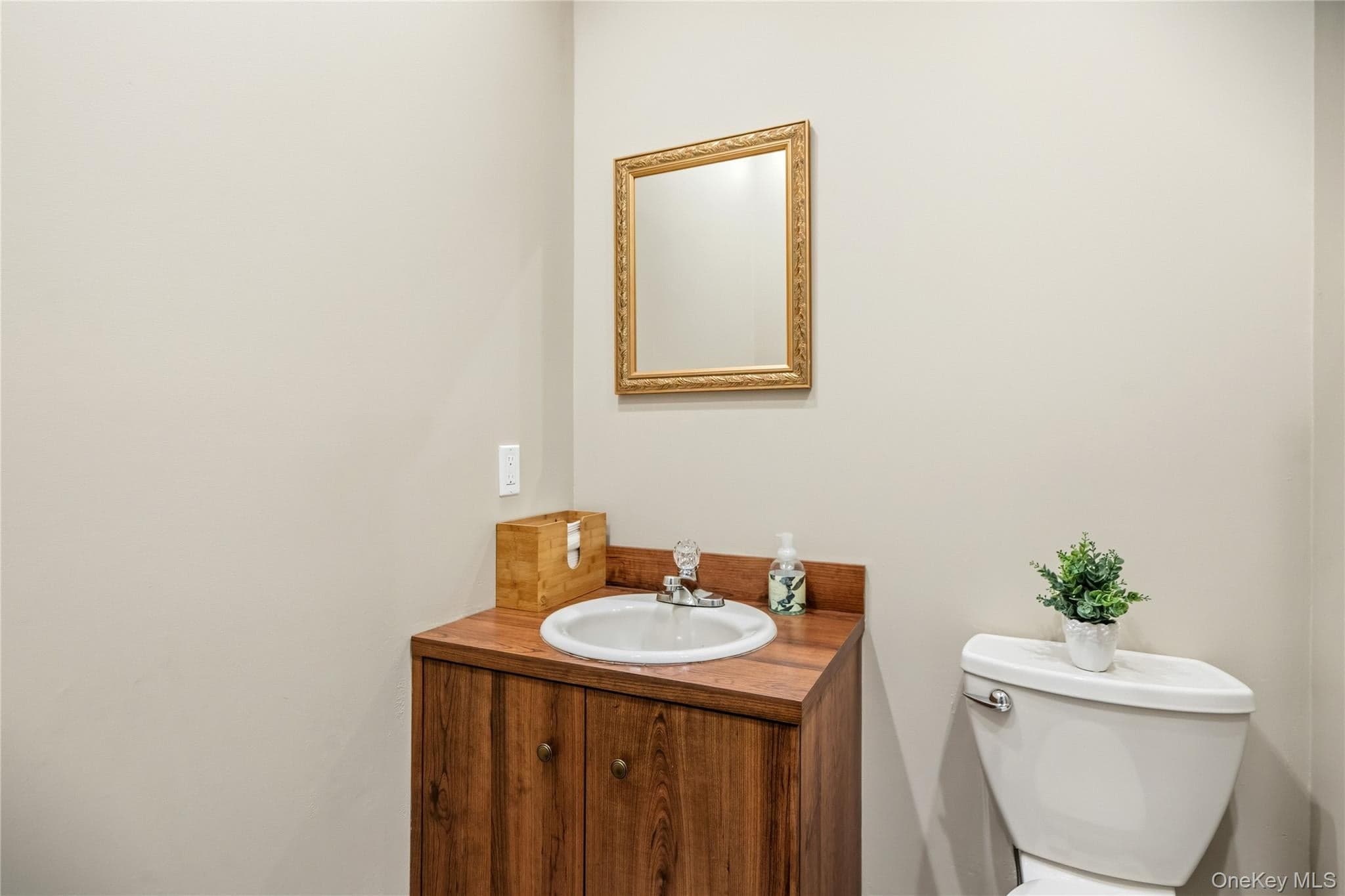 229 Railroad Avenue thumbnail 9