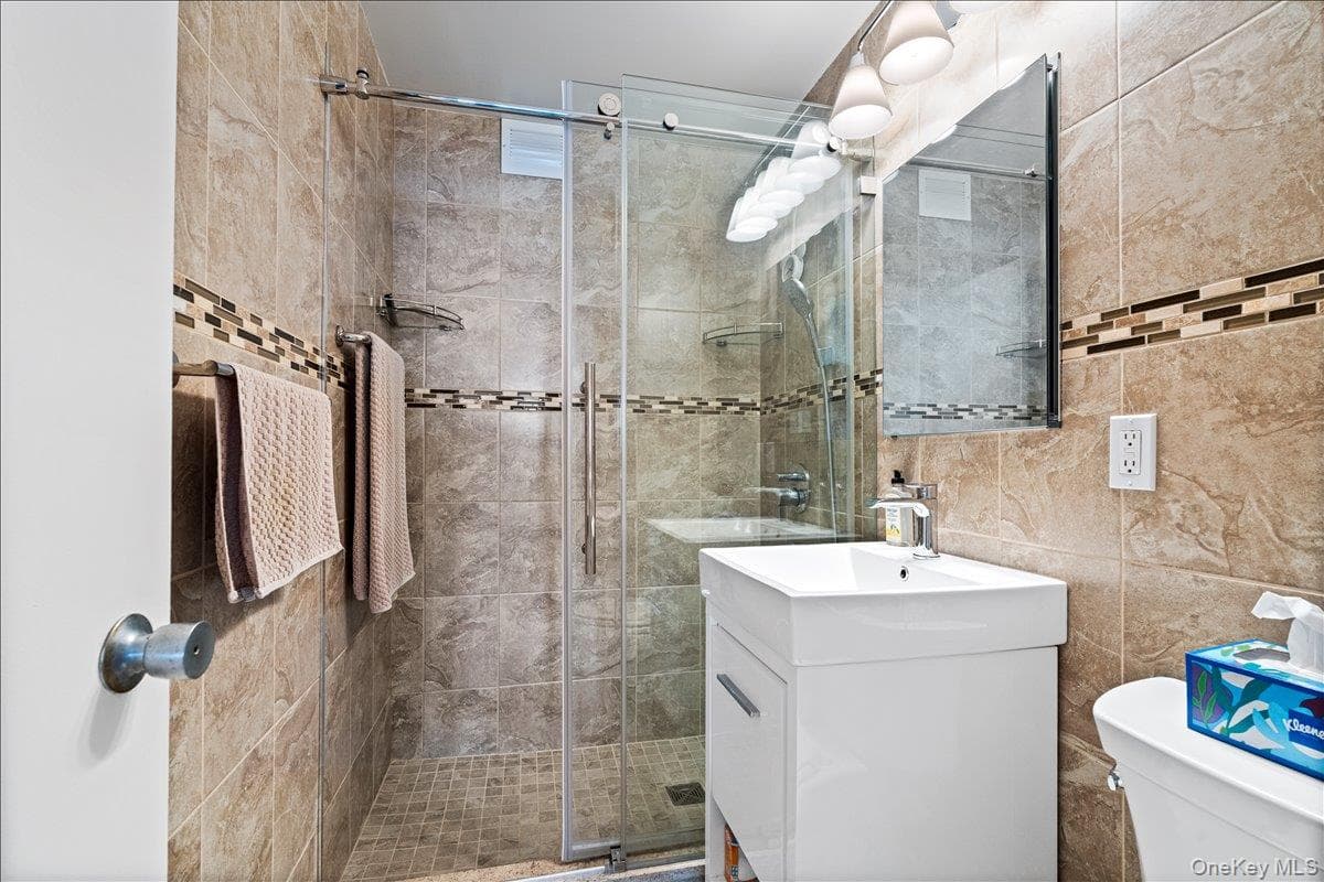 18-15 215th Street Unit: 10D thumbnail 10