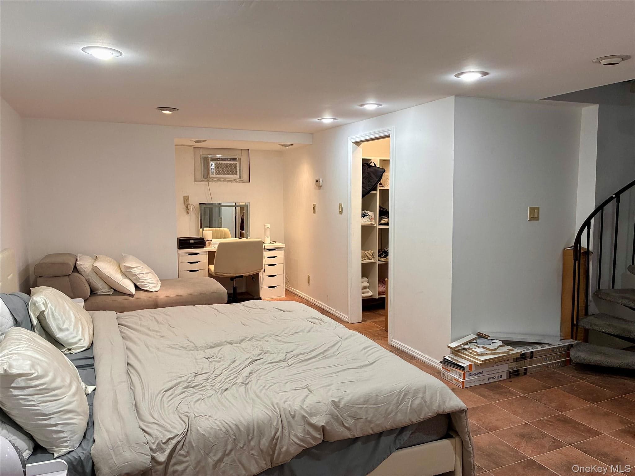 1713 E 14th Street Unit: A thumbnail 10