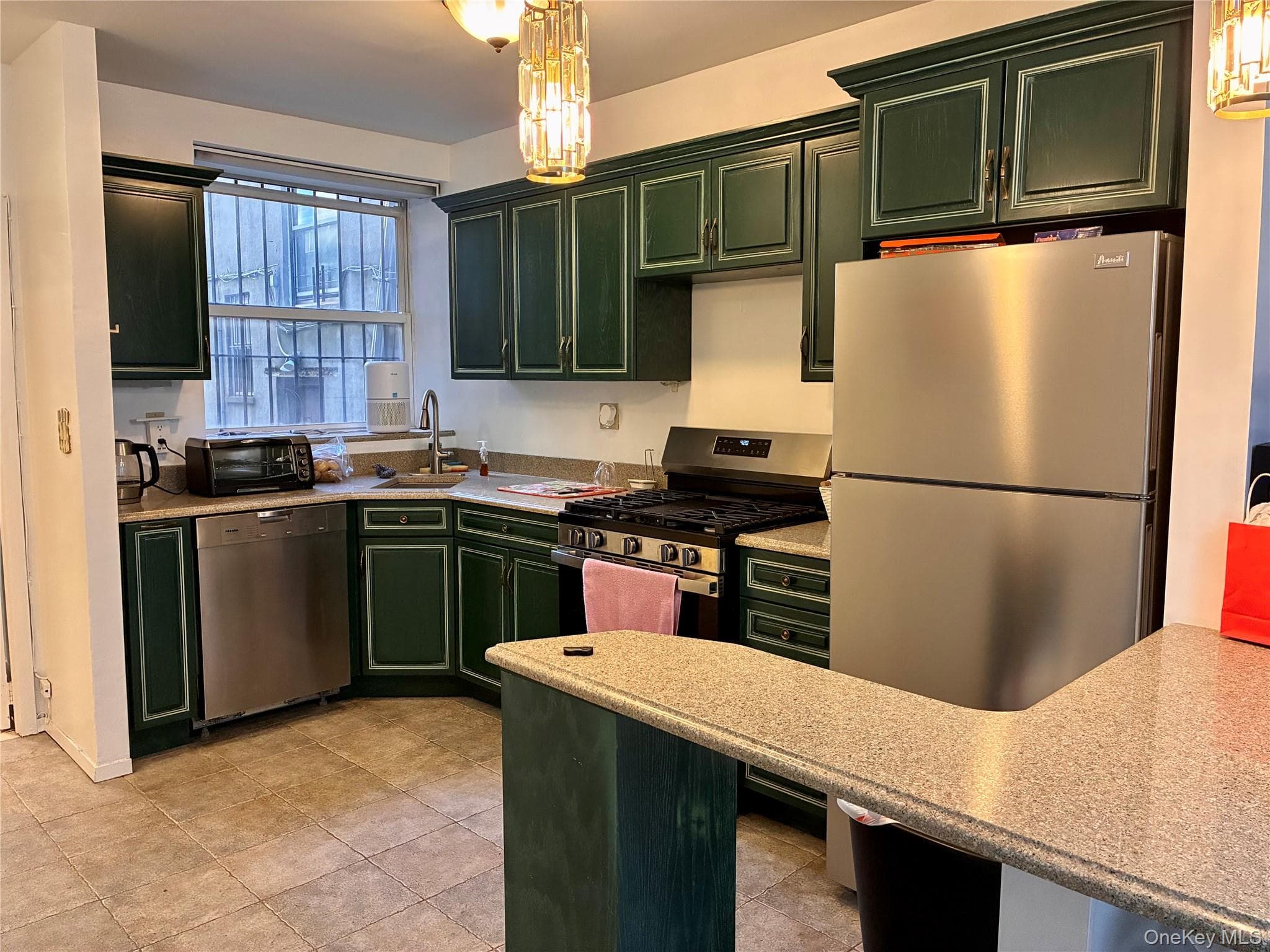 1713 E 14th Street Unit: A thumbnail 5