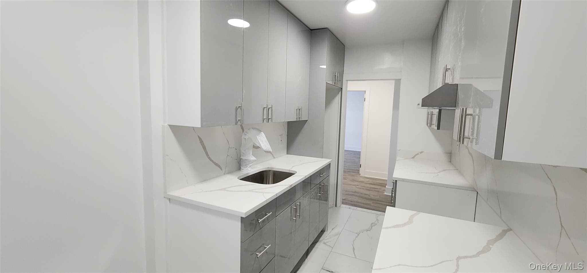 83-52 Talbot Street St Unit: 1-J thumbnail 3