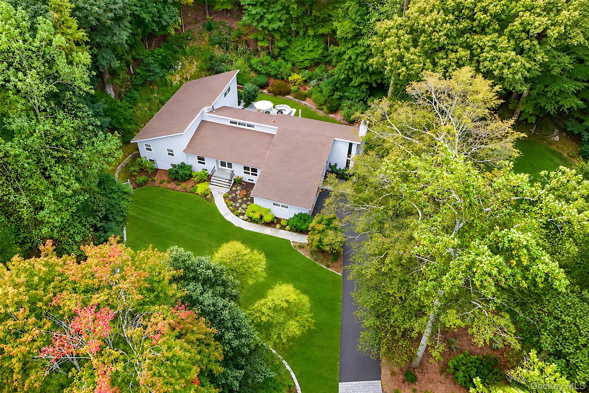 26 Cecilia Lane photo 1
