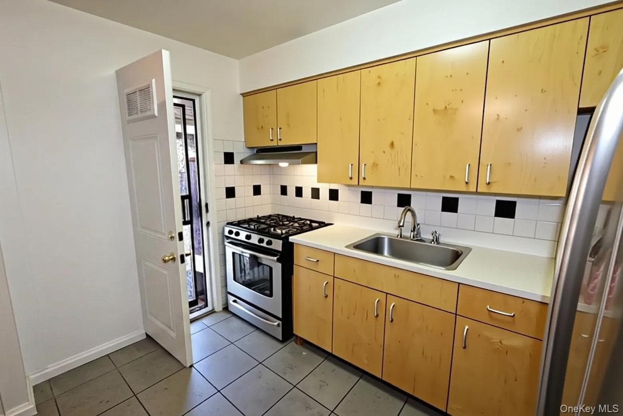 4108 Wilder Avenue thumbnail 5
