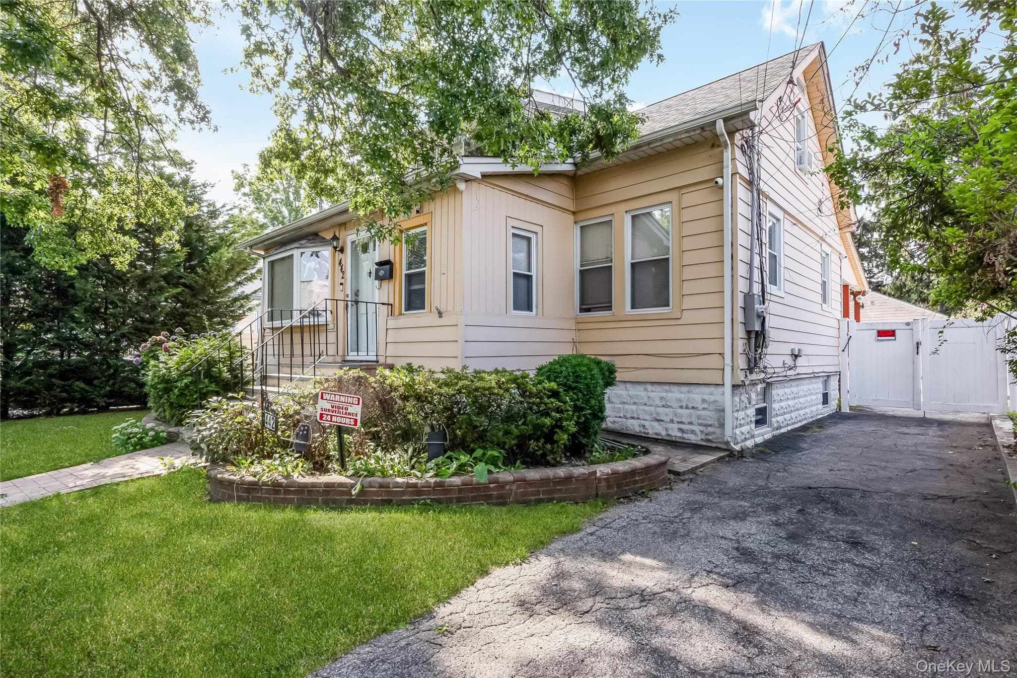 442 Cedar Street thumbnail 3