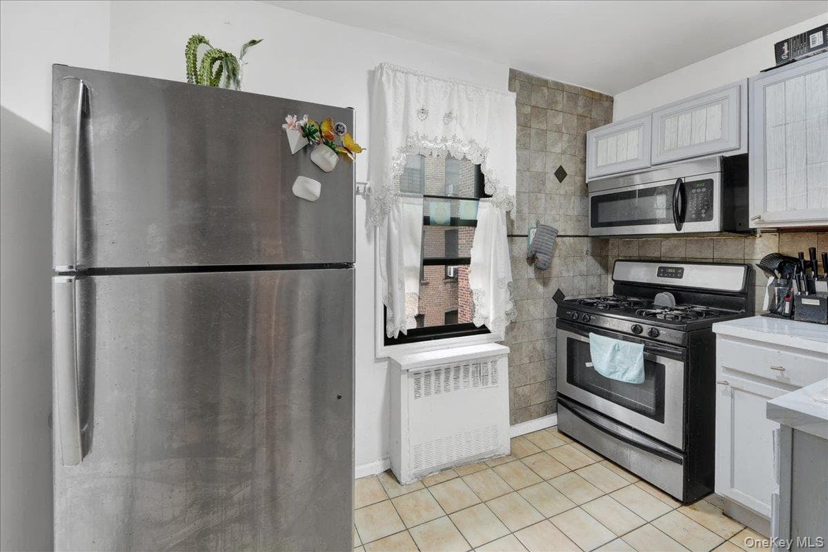 2835 Webb Avenue Unit: 4B thumbnail 7