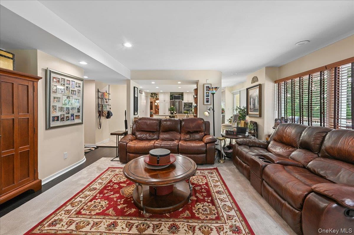 12 Berkshire Drive thumbnail 14