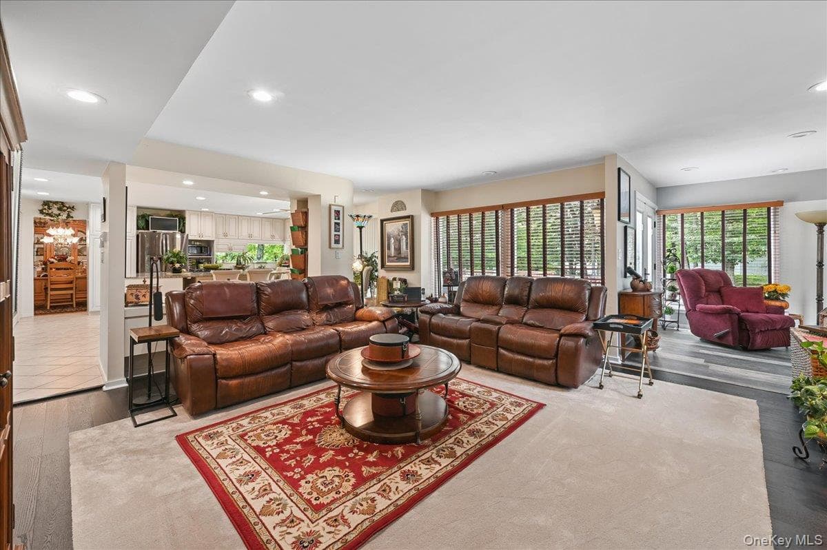 12 Berkshire Drive thumbnail 16