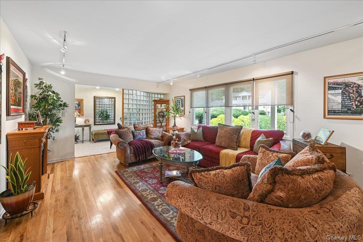 12 Berkshire Drive thumbnail 12