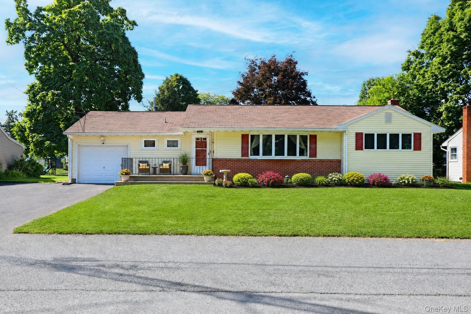 13 Edith Avenue photo 1
