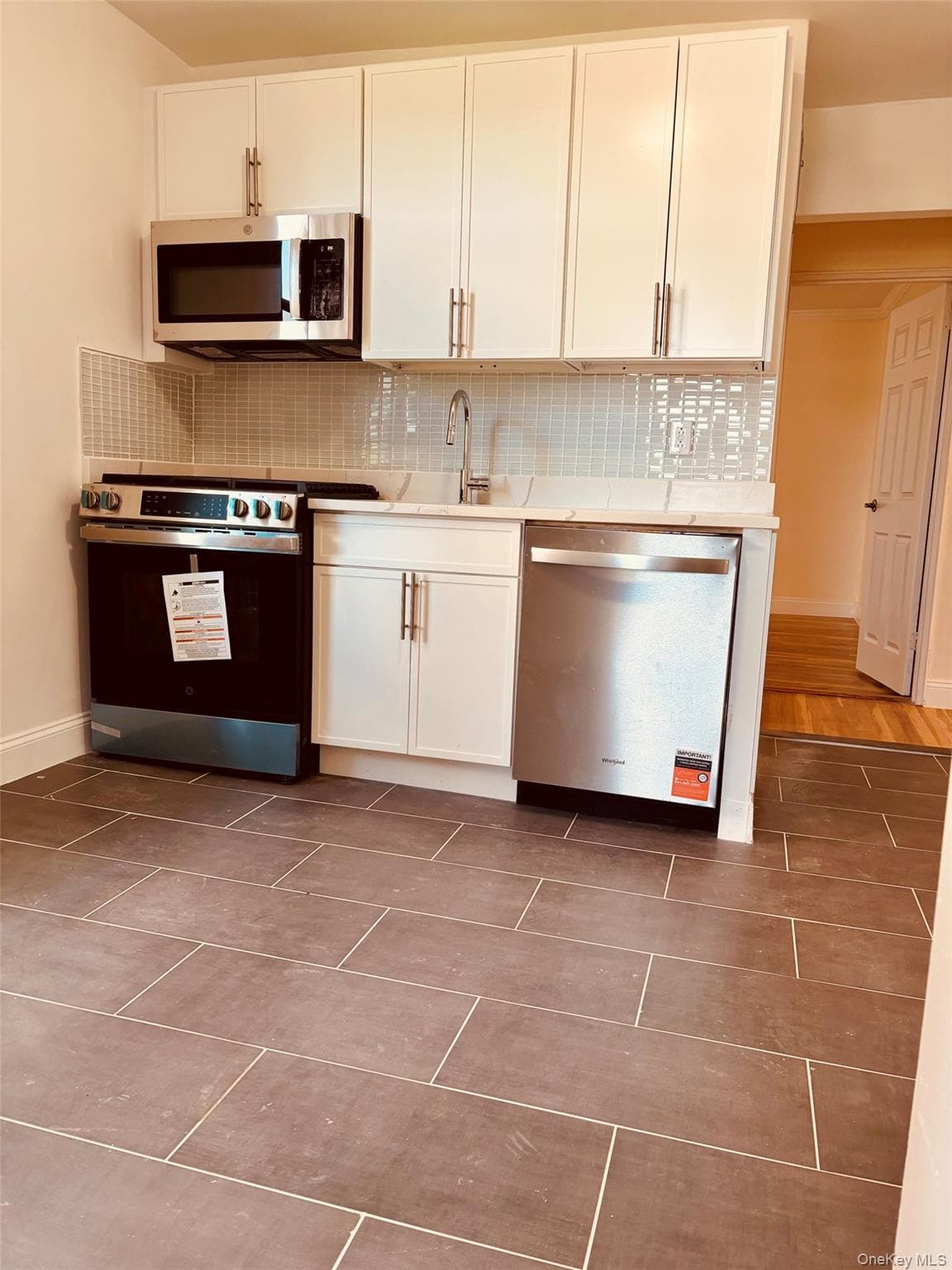 1300 Midland Avenue Unit: A-65 thumbnail 4