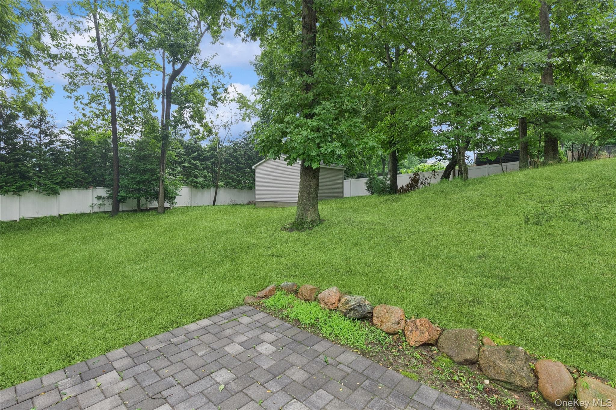 2639 N Wading River Road thumbnail 5