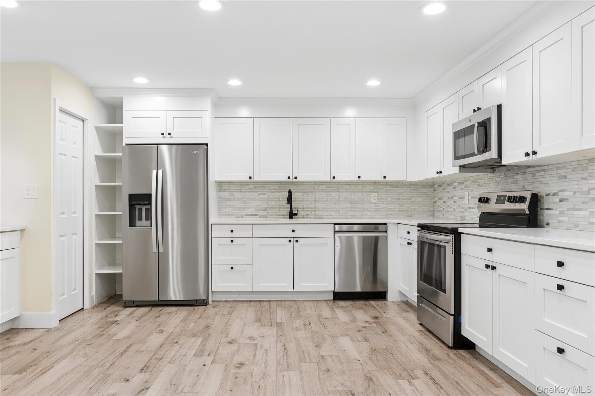2639 N Wading River Road thumbnail 10