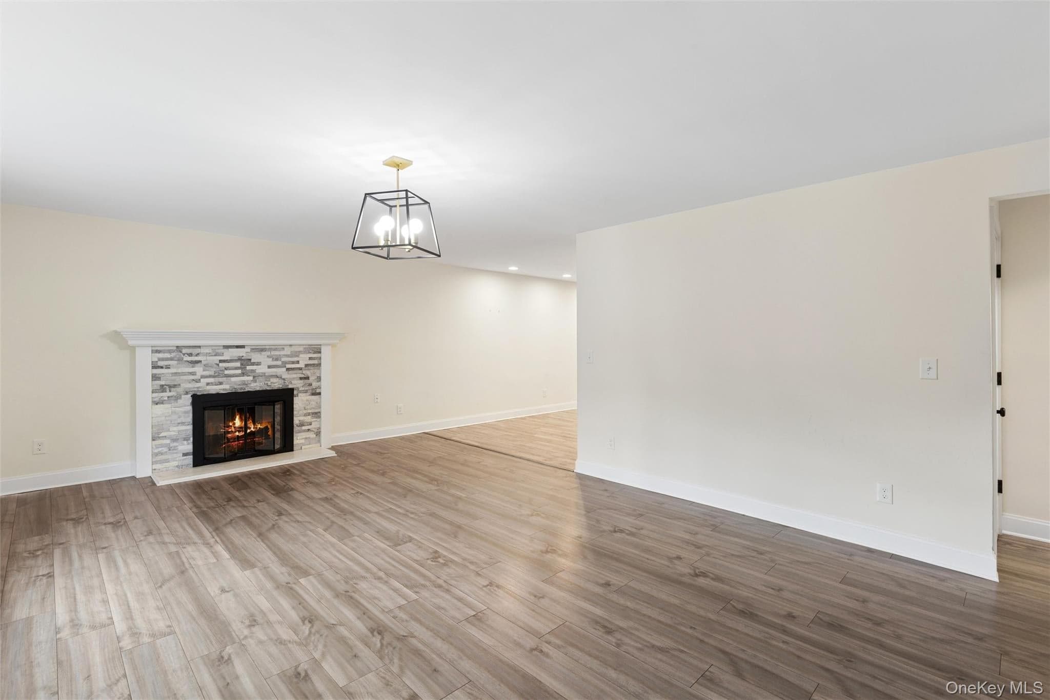 2639 N Wading River Road thumbnail 7