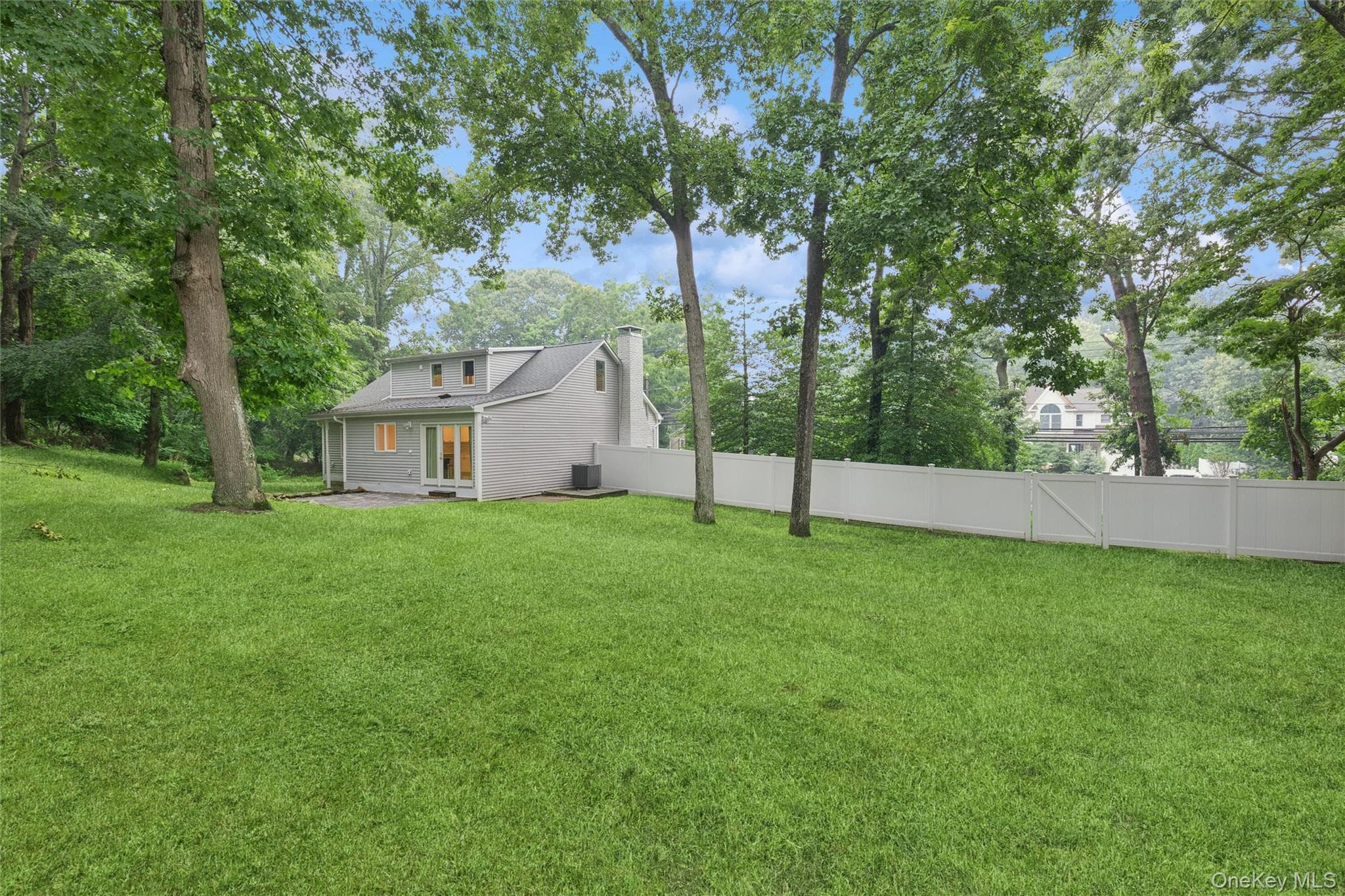 2639 N Wading River Road thumbnail 6