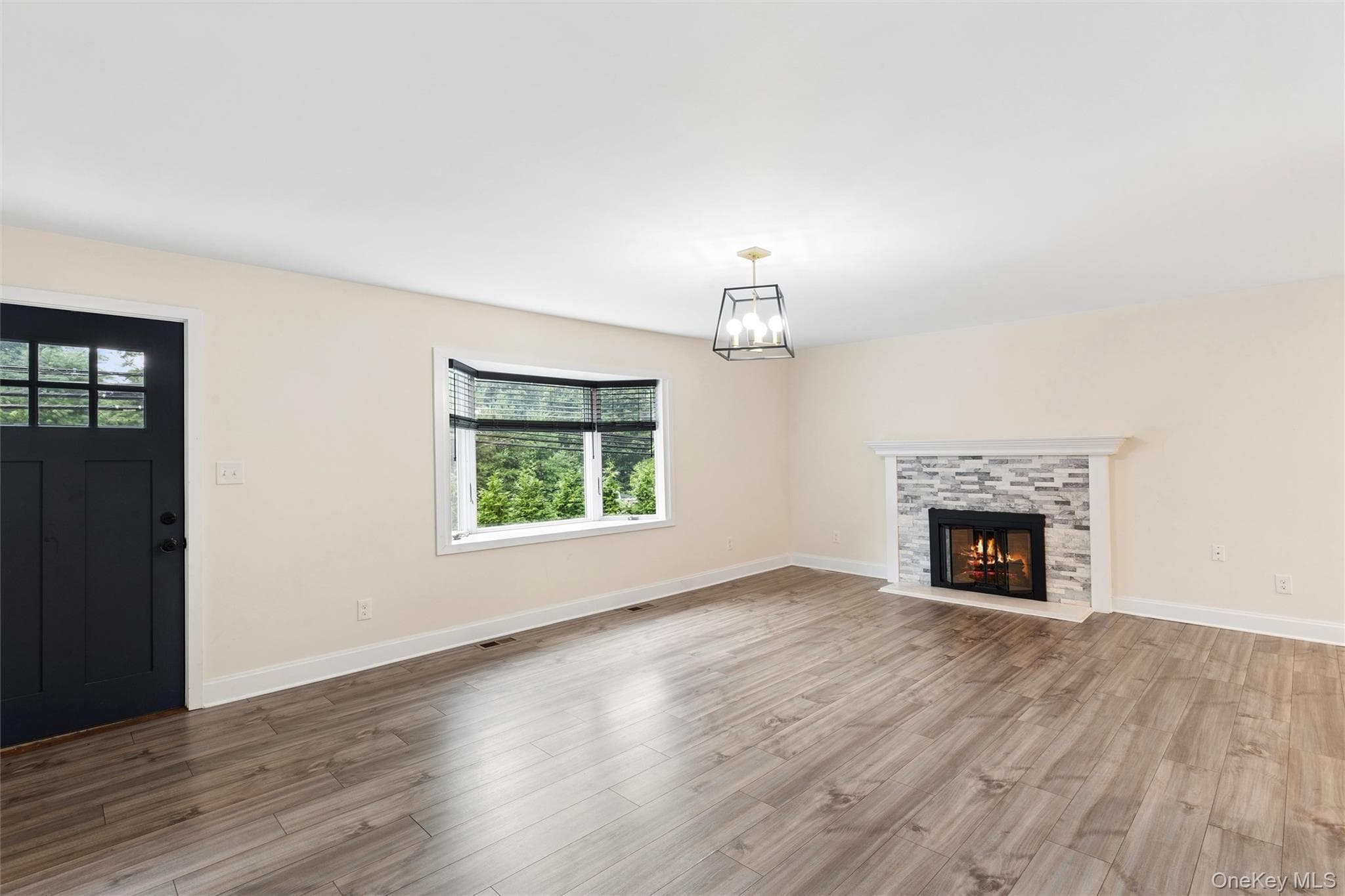 2639 N Wading River Road thumbnail 8