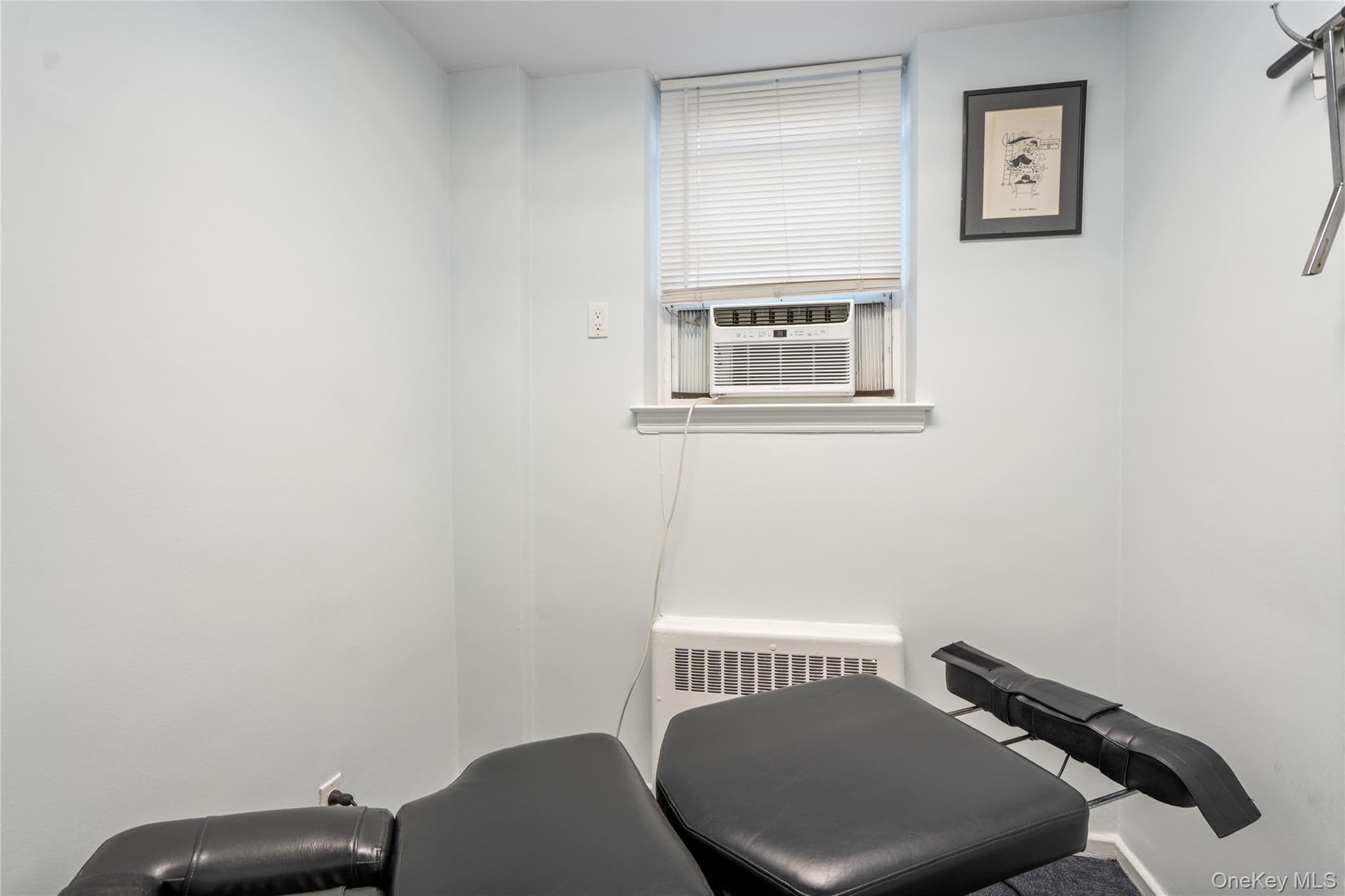 200 N Village Avenue Unit: 100 thumbnail 19