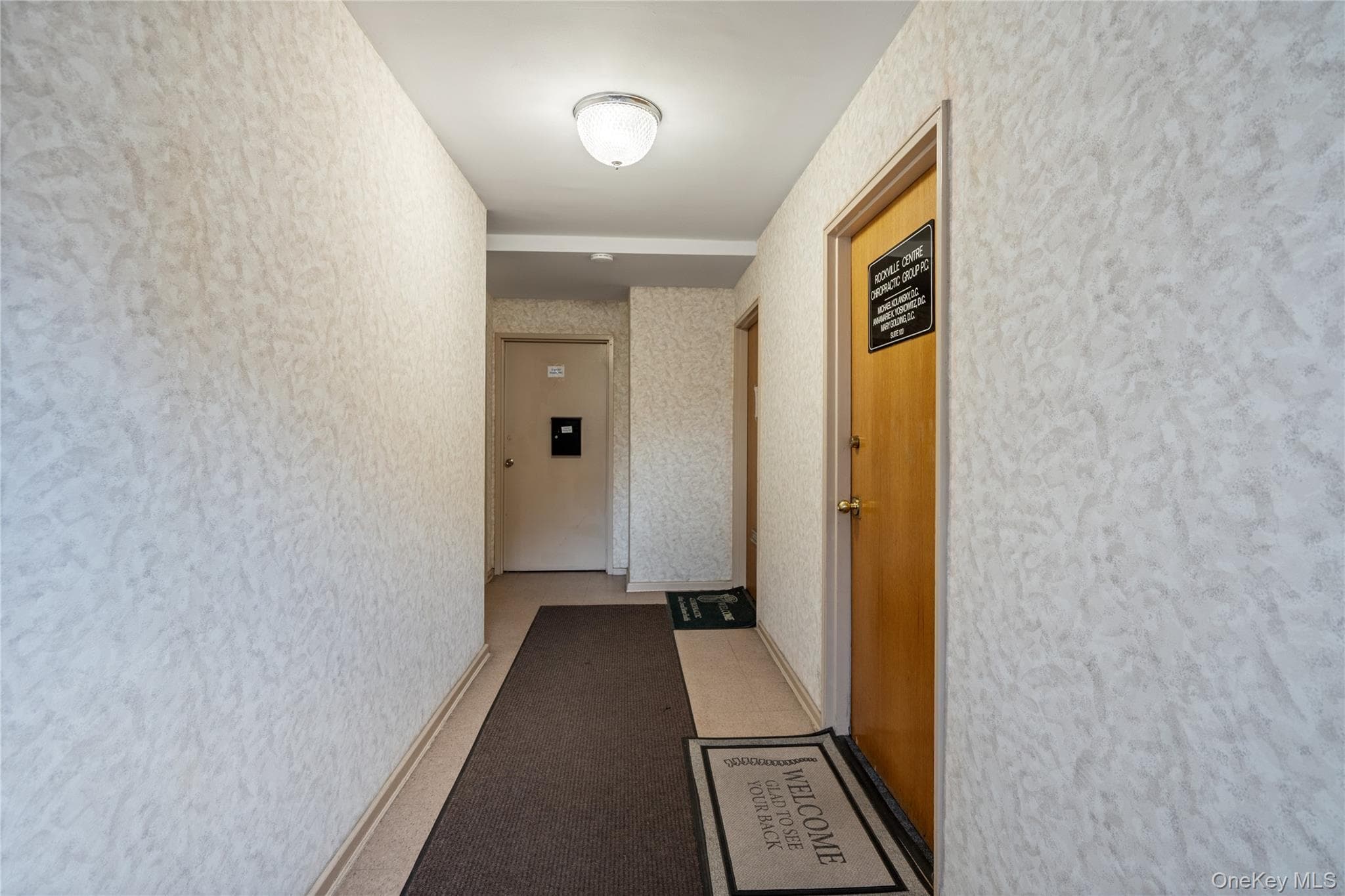 200 N Village Avenue Unit: 100 thumbnail 5
