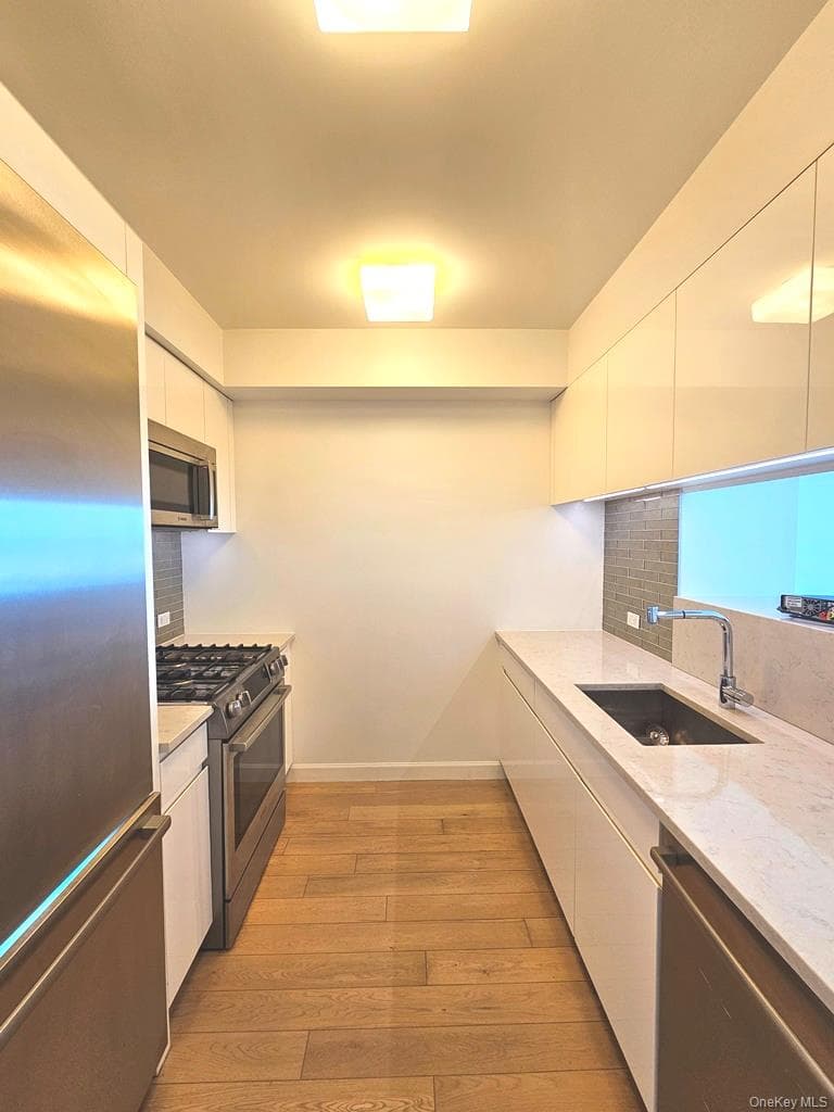 138-35 39th Avenue Unit: 12L thumbnail 2