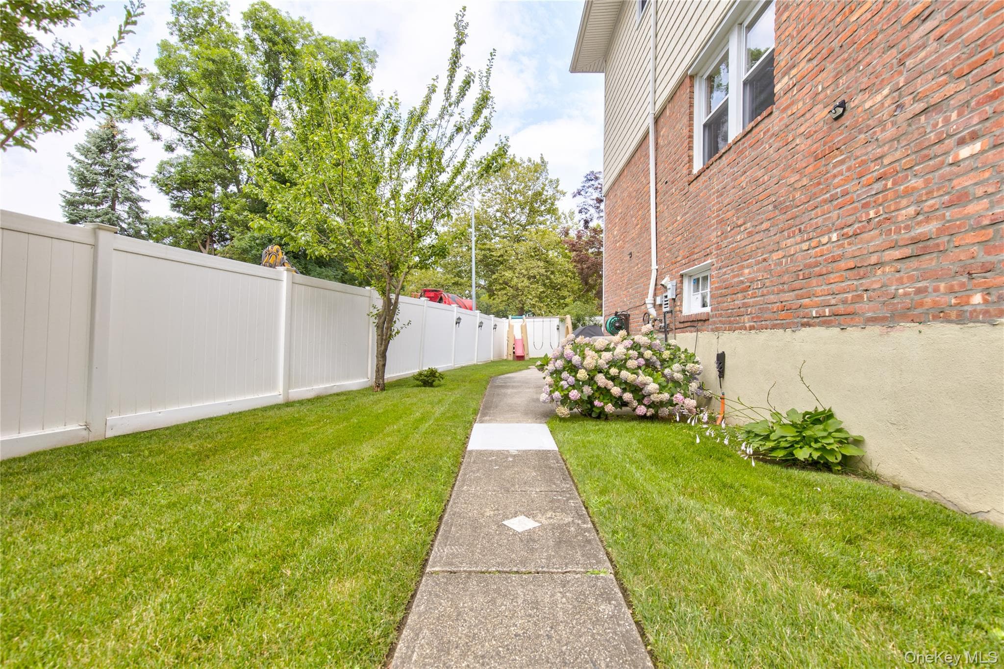 5703 Cloverdale Boulevard thumbnail 17