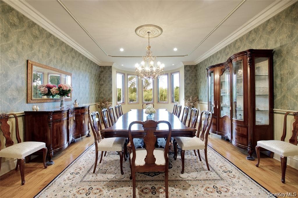 527 Manhasset Woods Road thumbnail 15