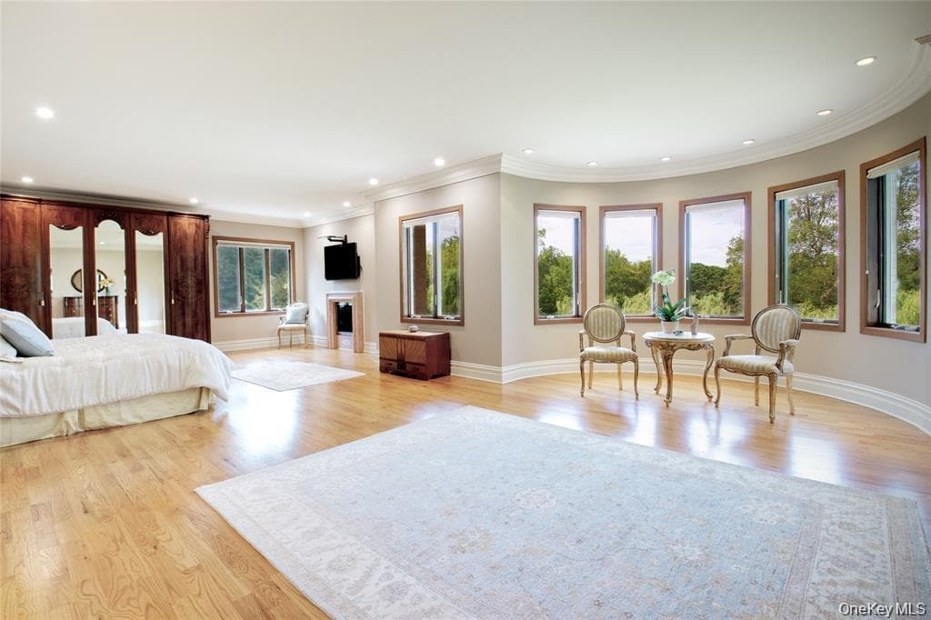 527 Manhasset Woods Road thumbnail 25