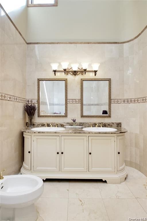 527 Manhasset Woods Road thumbnail 22