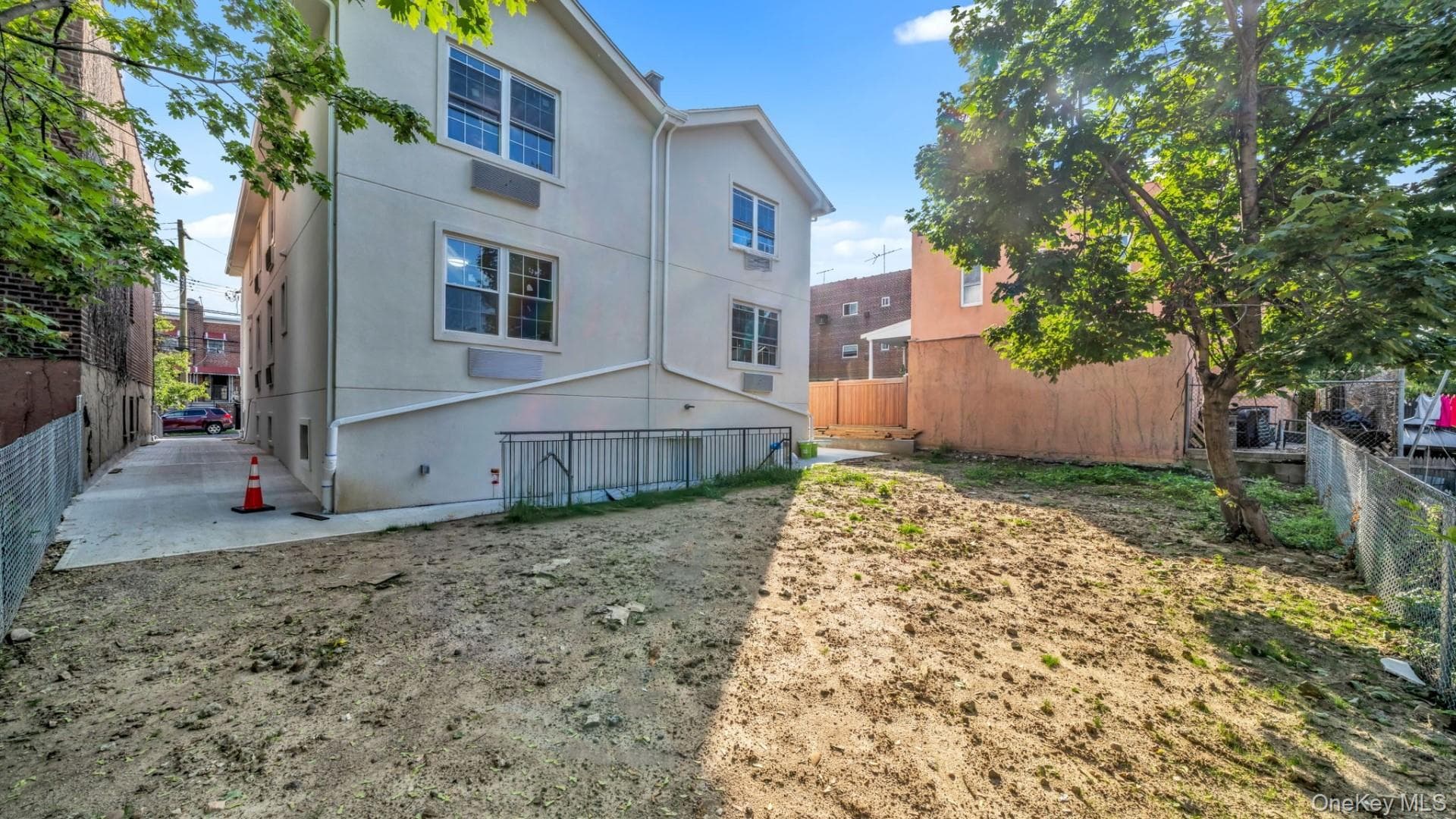 957 E 229th Street thumbnail 42