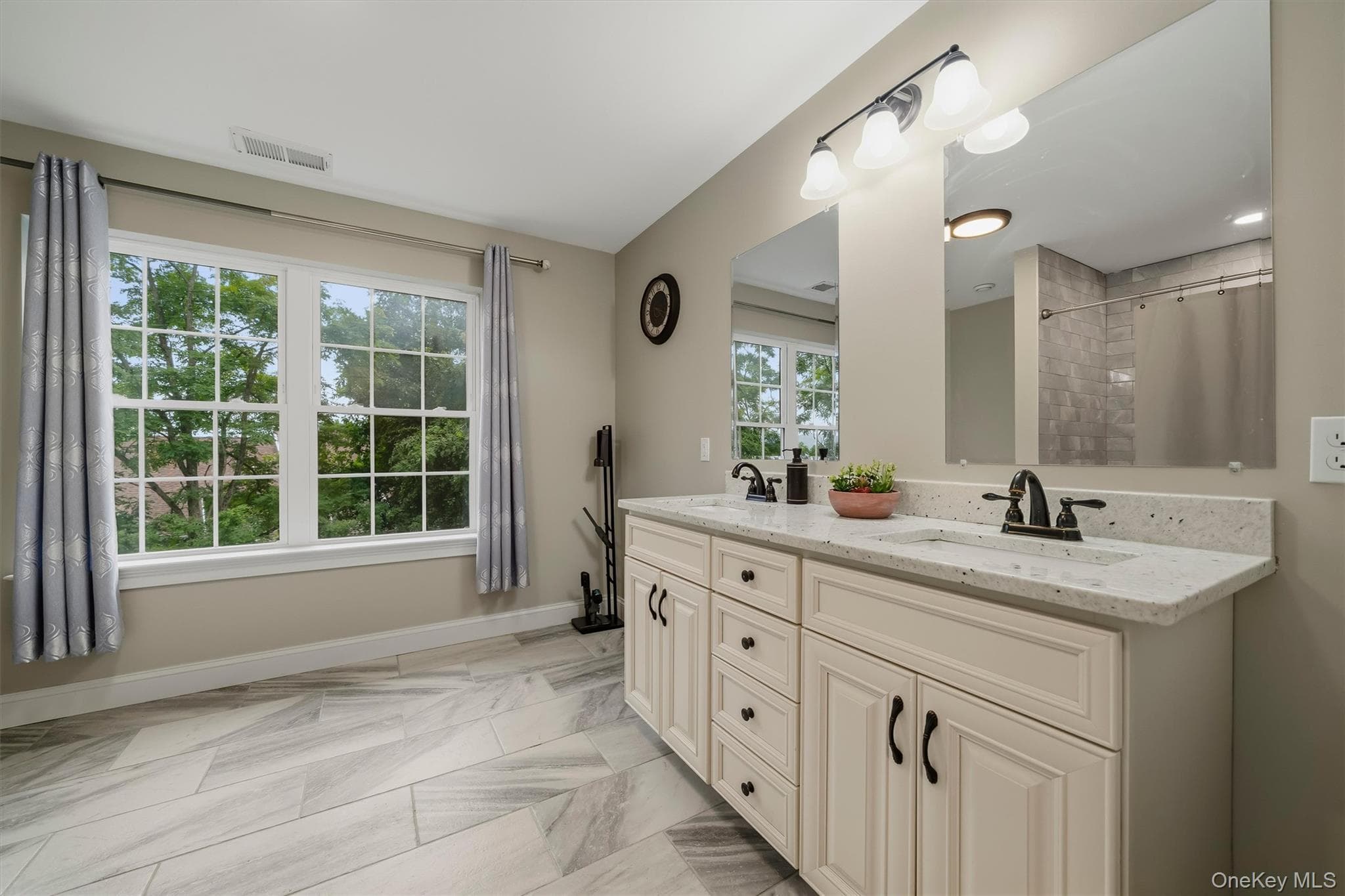 809 Fairway Court thumbnail 23