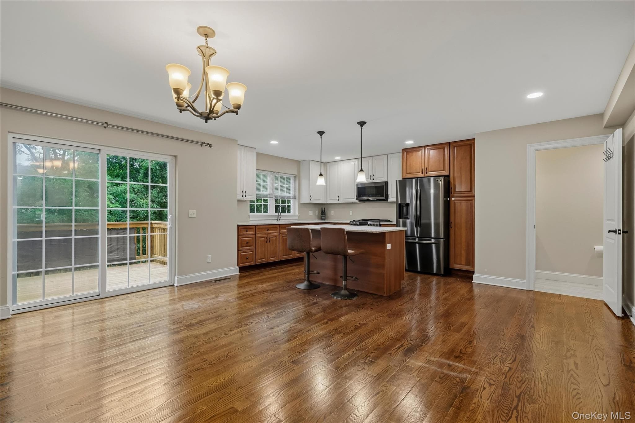 809 Fairway Court thumbnail 9