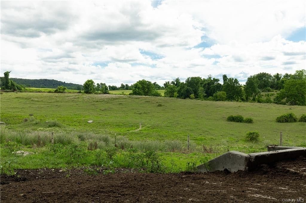 Yonderview Road thumbnail 12