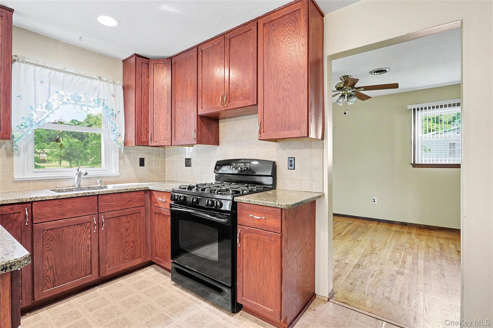 33 Tor View Avenue thumbnail 9