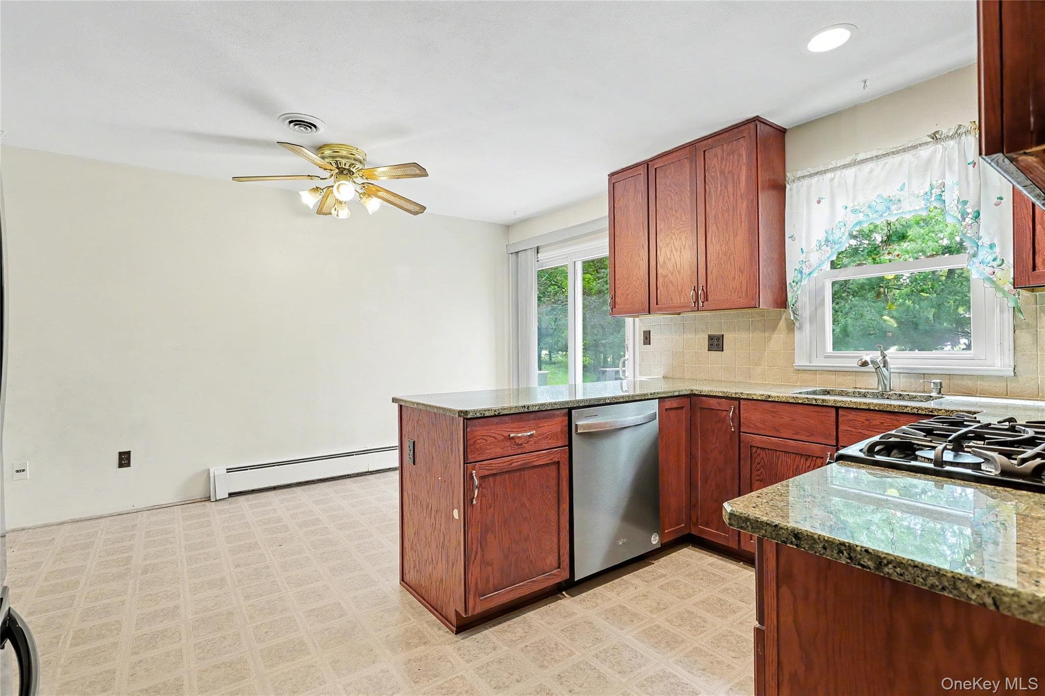 33 Tor View Avenue thumbnail 10