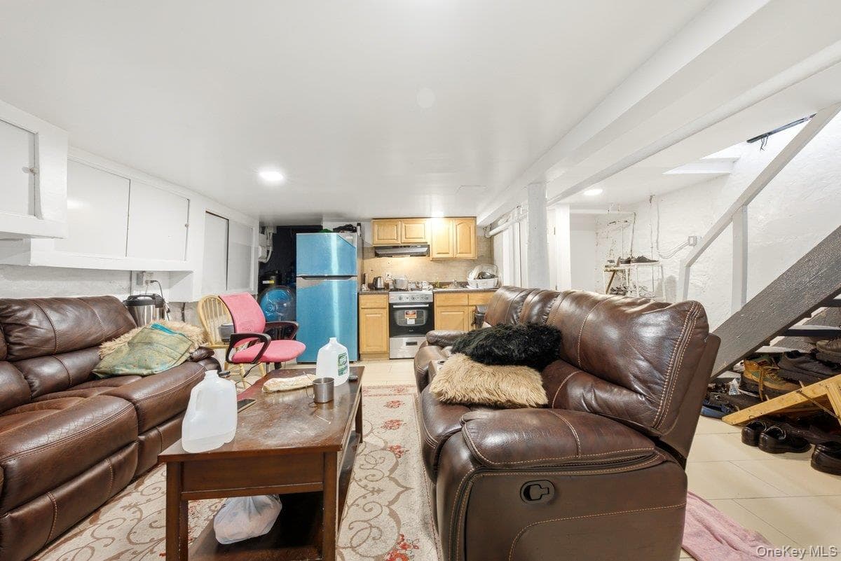 3159 Villa Avenue thumbnail 11