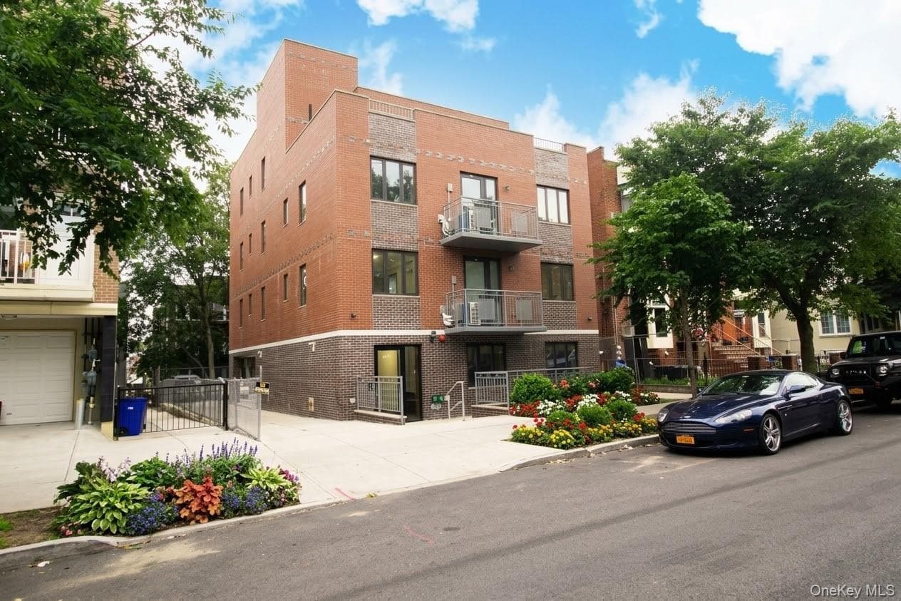 108-38 41st Ave Ave Unit: 2B, Corona