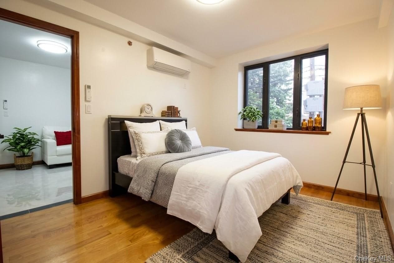 108-38 41st Ave Ave Unit: 2B thumbnail 4