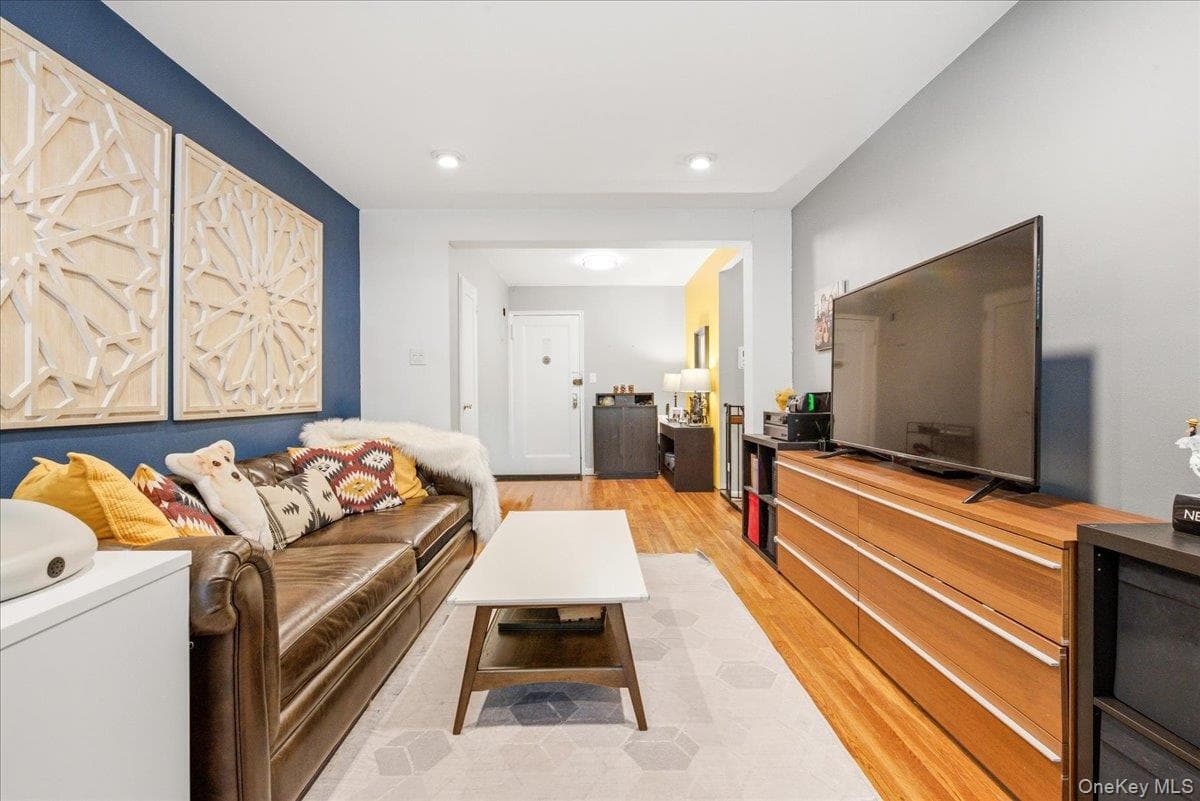 100-11 67th Road Unit: 103 thumbnail 9