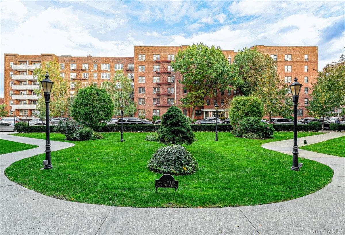 100-11 67th Road Unit: 103 thumbnail 25