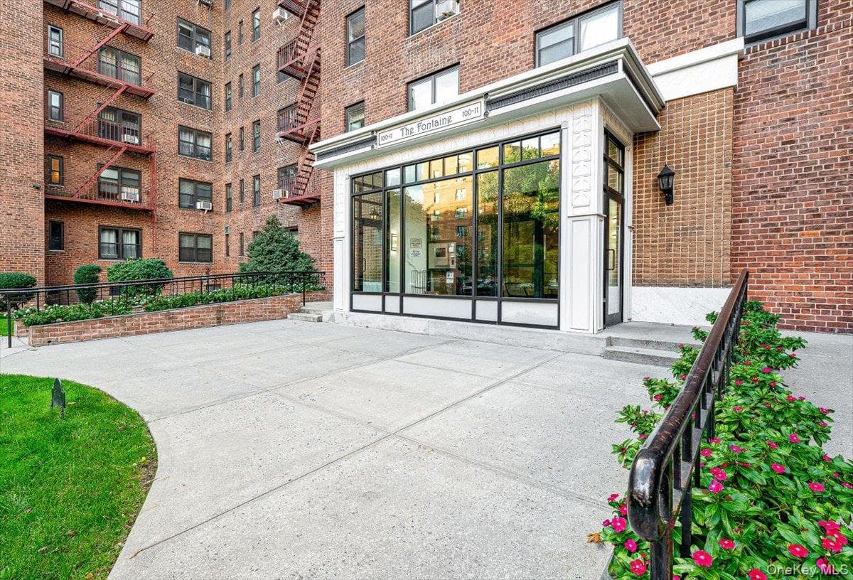 100-11 67th Road Unit: 103, Forest Hills