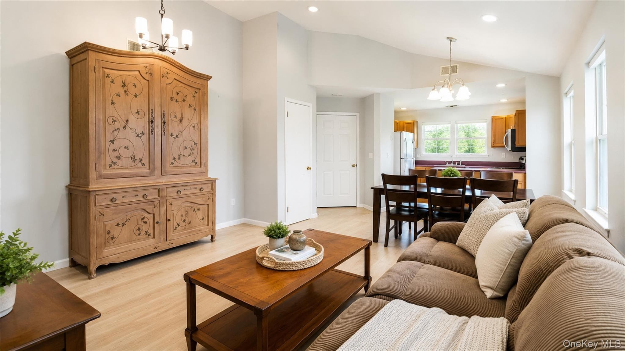 53 Village Circle Unit: E053 thumbnail 6